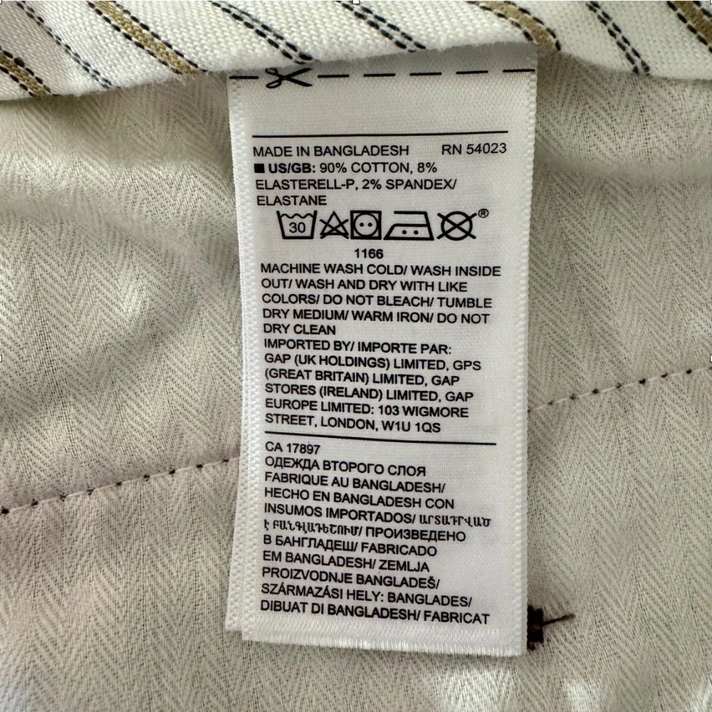 Banana Republic Aiden Slim Fit Men's Chinos in Plumb Size 32x30